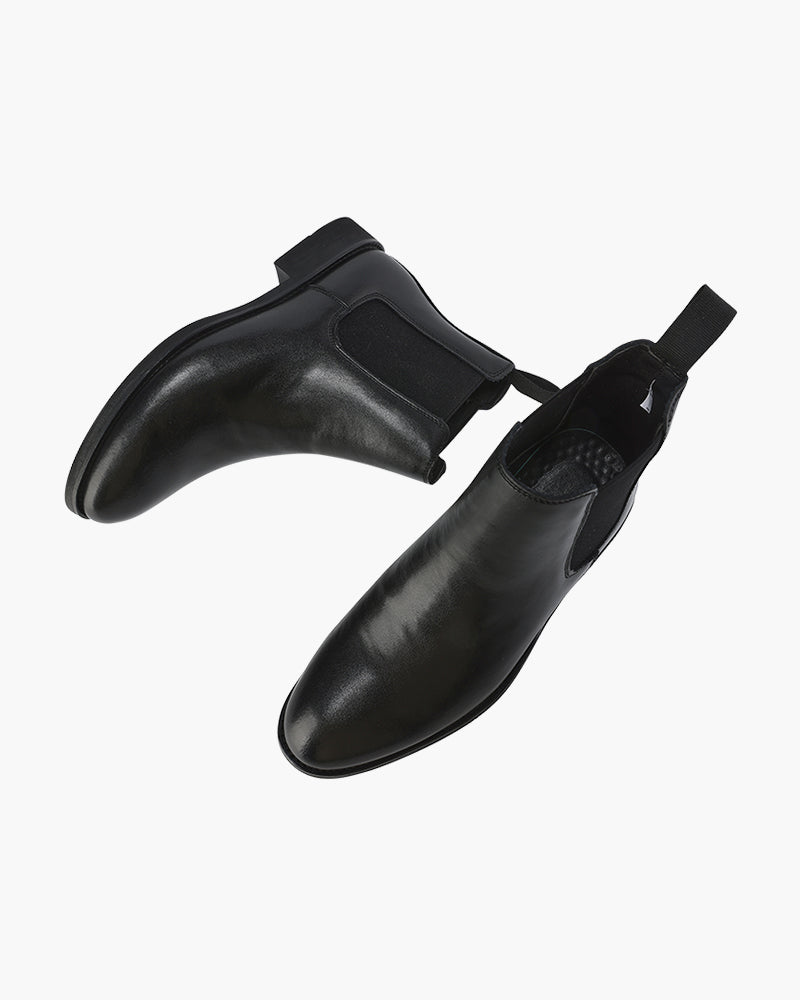 Classic Chelsea Boots with a Timeless Elegance